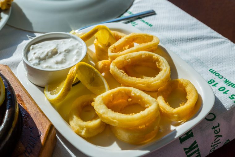 Kalamar tava, tartar sos ile